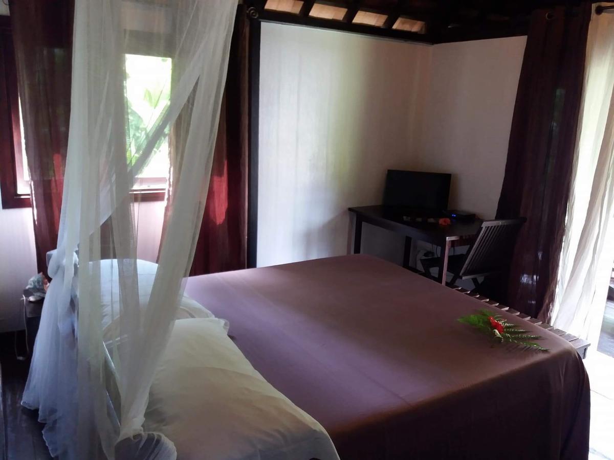 Pension Hibiscus Tahaa Uturoa ภายนอก รูปภาพ
