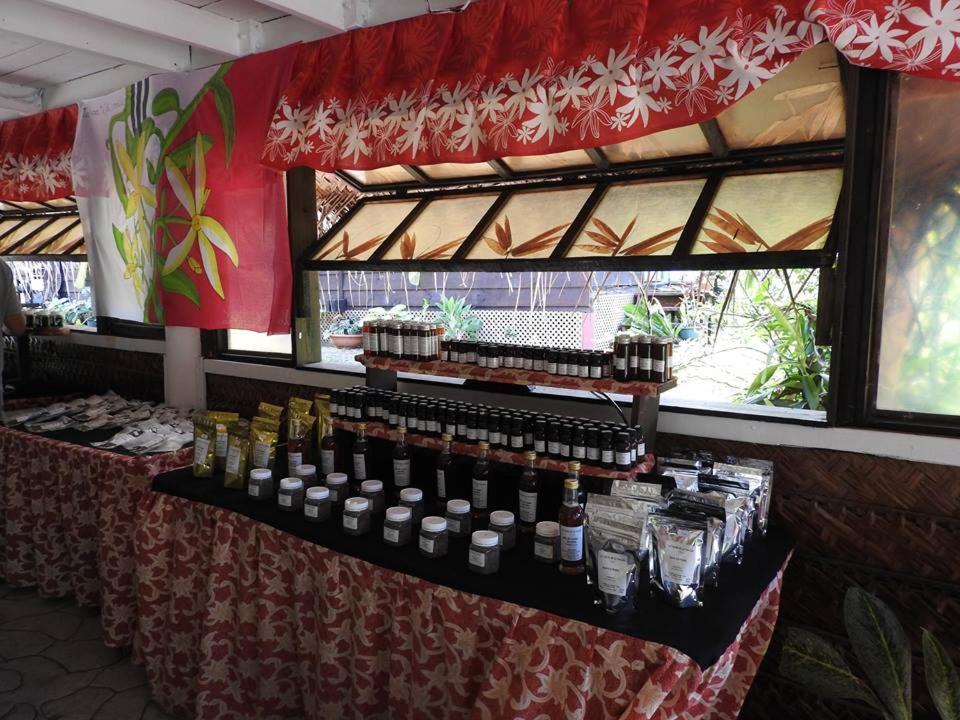 Pension Hibiscus Tahaa Uturoa ภายนอก รูปภาพ