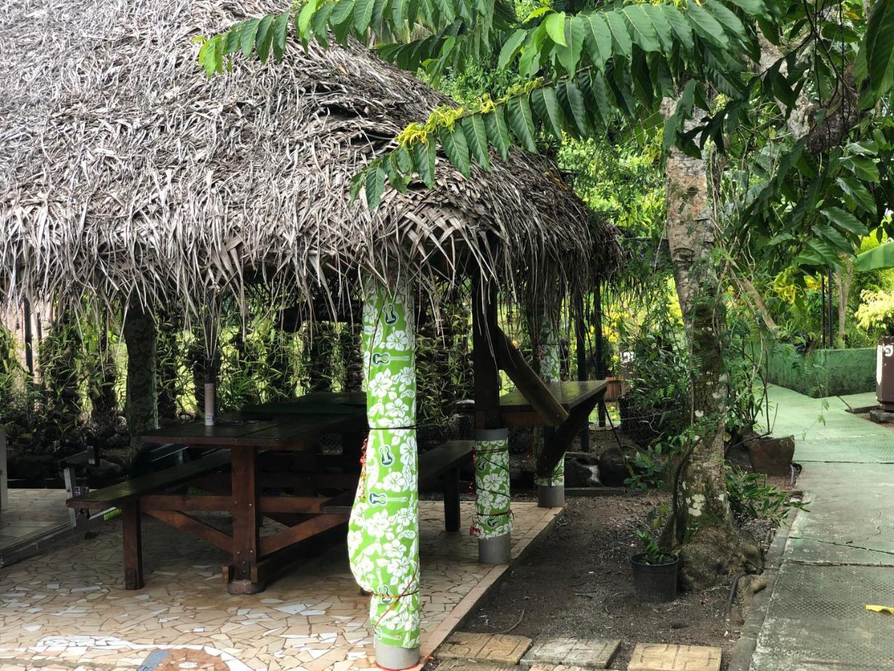Pension Hibiscus Tahaa Uturoa ภายนอก รูปภาพ