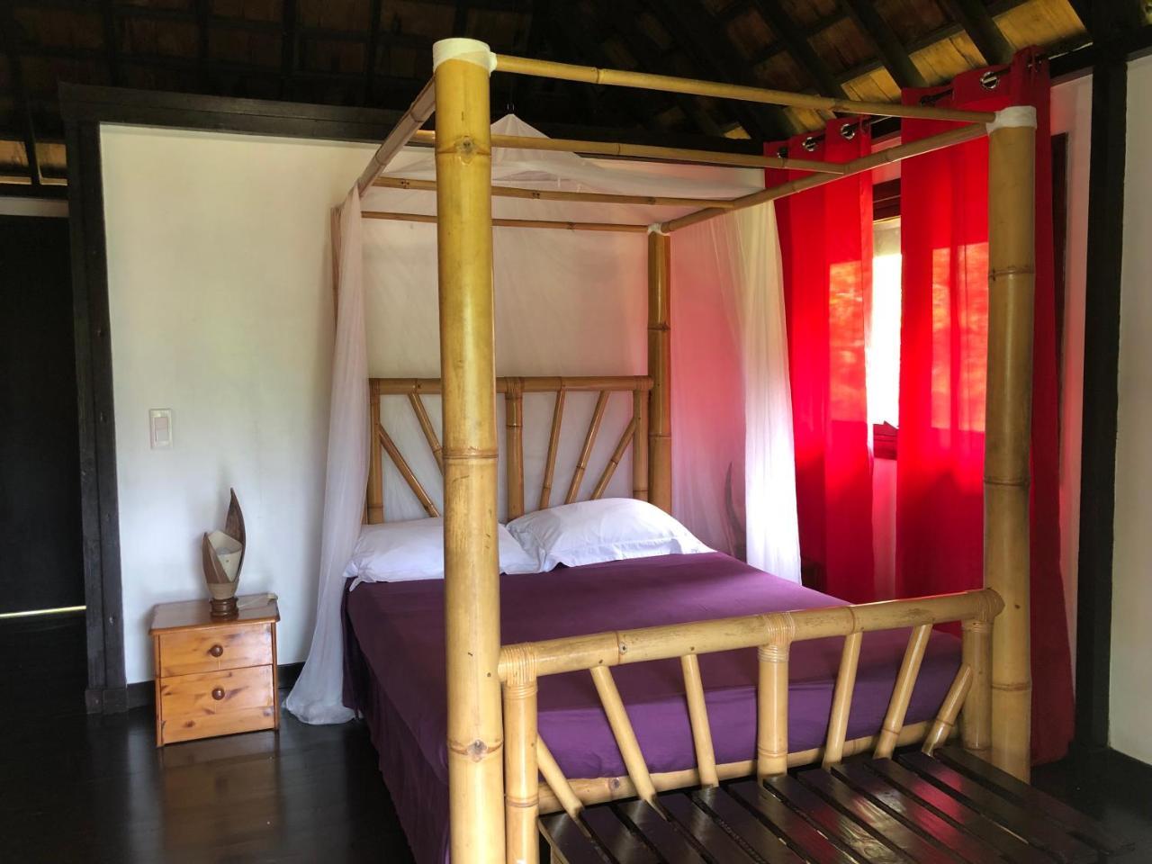 Pension Hibiscus Tahaa Uturoa ภายนอก รูปภาพ